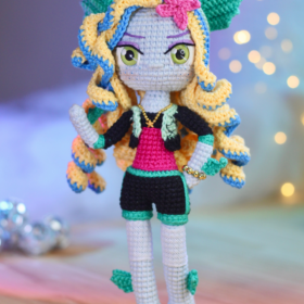 BONECA LAGOONA BLUE MH AMIGURUMI