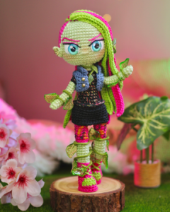 BONECA VÊNUS MONSTER HIGH AMIGURUMI