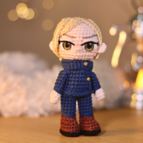 BONECA NANAMI AMIGURUMI